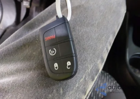 2013 Dodge Journey Sxt z USA, uszkodzony, nr VIN 3C4PDDBG1DT631773